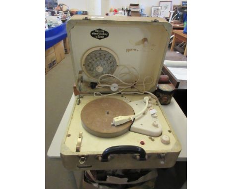 VINTAGE CASED GRAMOPHONE