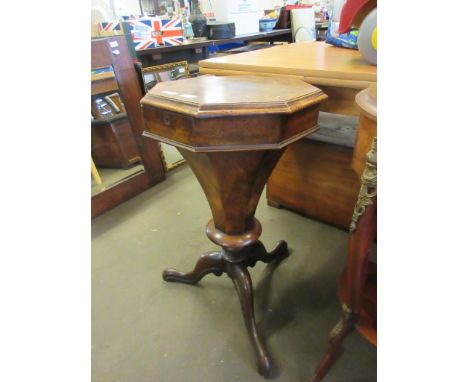 VICTORIAN MAHOGANY SEWING TABLE ON TRIPOD BASE, 75CM HIGH