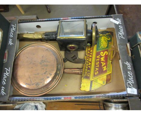 BOX CONTAINING BRASS COPPER PAN, 20TH CENTURY BRASS LAMP AND AN ENAMEL SWAN VESTA SIGN