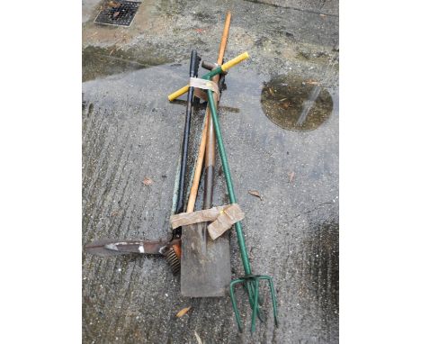 Quantity of Garden Tools 
