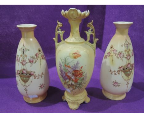 A selection of vintage ceramic vase 