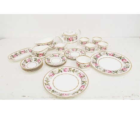 Royal worcester royal garden dinner, tea and coffee set (Q)