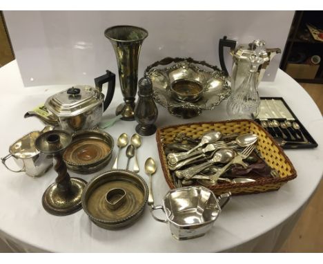 A mixed lot of items comprising the following silver items: a cased set of six Albany pattern coffee spoons, preserve spoon, 