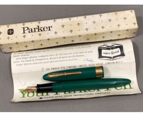 Vintage Sheaffer’s pen with 14ct gold nib, comes in Parker Pen box
