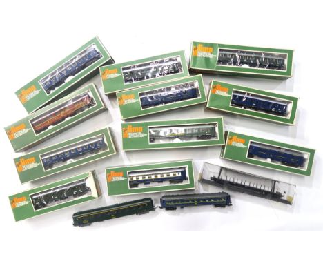 A quantity of Lima 00-gauge 1:87-scale model railway stock, largely boxed, to include models 9214, 9104, 9114 etc. Condition 