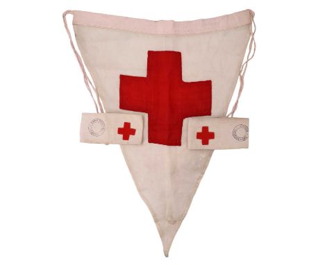 A pair of Great War Army Medical Service red cross brassards together with a pennant, latter 63 cm x 53 cmQty: 3