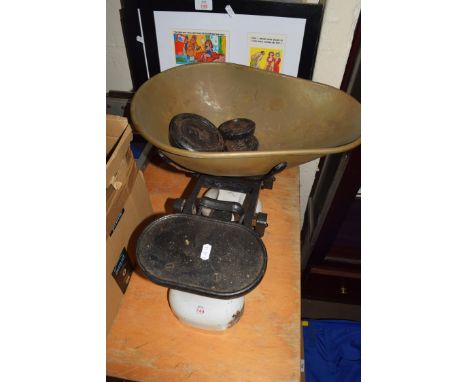 VINTAGE SHOP SCALES AND WEIGHTS