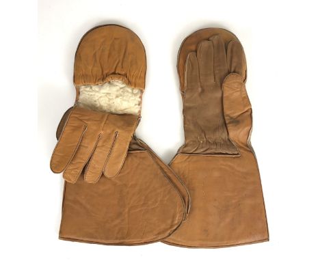 WW1 RFC / RAF Early Issue Pattern Flying Gloves.  Very good example of the War Department pattern issued to members of the Ro