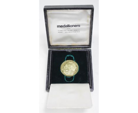 Winston Churchill commemorative medallion Obv: Portrait of Churchill facing left with legend "Winston Churchill 1874 - 1965" 