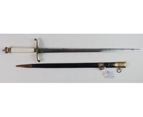 Napoleonic War period military dirk. D/E blade 14.5". Plain brass "5" quillons with brass bun pommel. In its brass mounted le