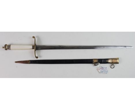 Napoleonic War period military dirk. D/E blade 14.5". Plain brass "5" quillons with brass bun pommel. In its brass mounted le