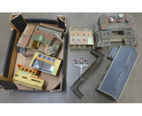 Model railway buildings and scenery 