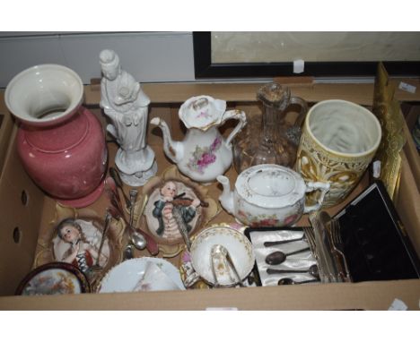 A miscellaneous selection of items including set of six plated knife and forks, a boxed set of six tea spoons, a pickle fork 