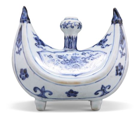 A CHINESE BLUE AND WHITE VASE, in the form of a crescent-shaped pilgrim flask, divided into sections by raised ribs, to the c