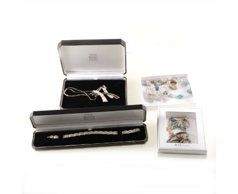 A collection of silver and costume jewellery, an 8 mm wide silver bracelet with polished and satin finish links, cultured and