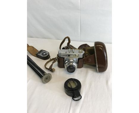 Voigtlander Vito BR camera with stand & meters, together with T.G.CO Ltd London 1940 MK2 compass 