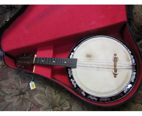 VINTAGE MANDOLIN BANJO, Michigan mandolin banjo, distributed by B &amp; SL,Canada, in vintage hard fitted case 