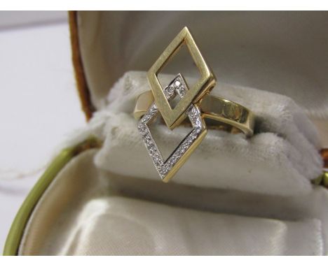 UNUSUAL 14ct YELLOW GOLD DIAMOND SET RING OF GEOMETRIC DESIGN, size K/L. 3.6 grams in weight 