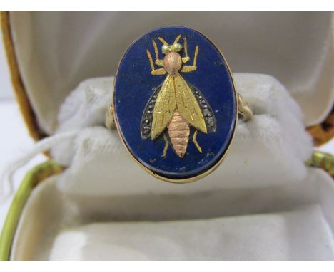VINTAGE GOLD &amp; LAPIS LAZULI RING set with gold insect 