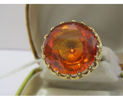 14ct YELLOW GOLD LARGE ORANGE STONE DRESS RING, size P 