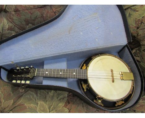 VINTAGE MANDOLIN BANJO, Savana mandolin banjo in vintage hard case 