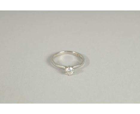 A PLATINUM SINGLE STONE DIAMOND RING.