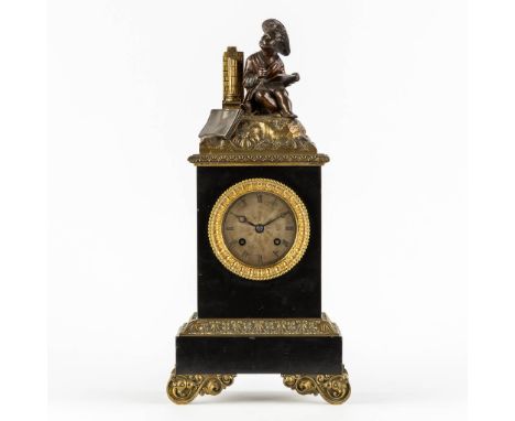 A mantle clock, bronze and marble with an image of the Arts and Crafts, Titled 'Dessin'.The first half of the 19th century.Si