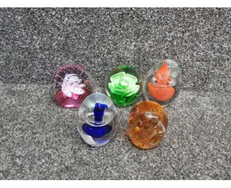 5 art glass paperweights to include caithness cauldron v17375