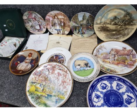 Selection of mixed collectors plates including makers Royal Worcester, Royal Doulton, Ringtons etc