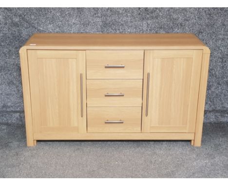 Modern light oak effect sideboard fitted with 3 drawers, 41x128cm, height 77.5cm