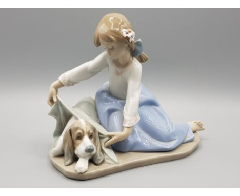 Lladro figure 5688 Dogs best friend