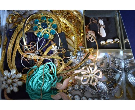A Collection of Jewellery to include a bar brooch by Christian Dior, various jewellery by Trifari and other jewellery 