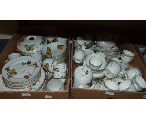 A quantity of Royal Worcester Evesham pattern dinner, tea and coffee wares, and a Royal Albert part tea service (2 boxes)