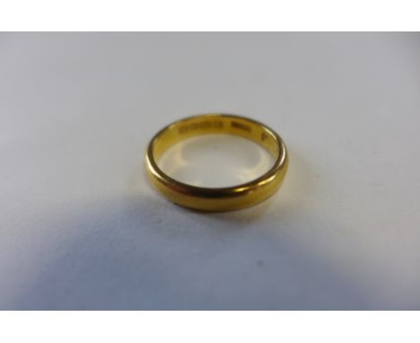 A 22ct wedding band, weight 3.9 grams, ring size L, clean condition 