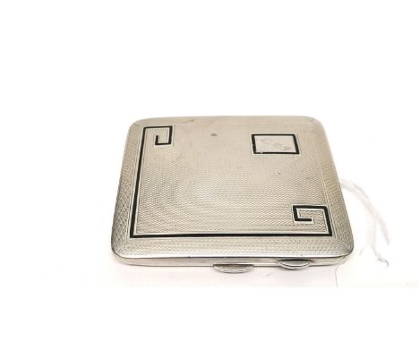 An art deco engine turned Chester silver cigarette case dated 1932. 8 cm width. 120 gms approx. 