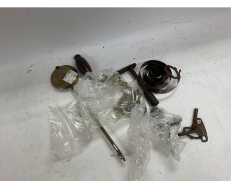 A box of pendrums keys + clock keys