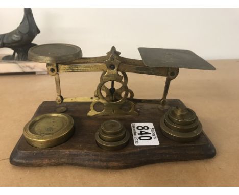 No Reserve - A brass collection of scales and smoker set. Smoker set including tray, candle snuffer, match box case and pot w
