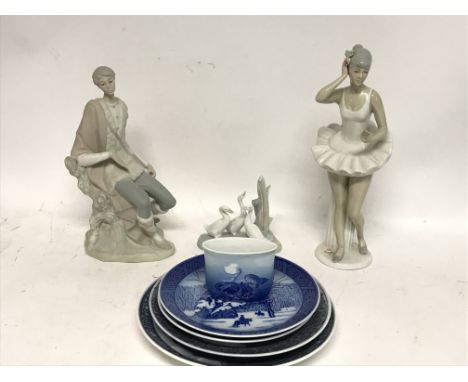 3 x ceramics including 2 x Lladro figurines and one Valencia figure + Royal Copenhagen plates NO RESERVE