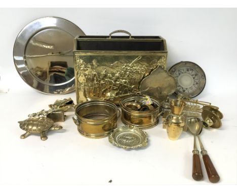 No Reserve - Brass ornaments including brass animals, a plate box and match stick boxes