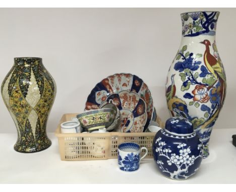 A decorative Italian Molaroni Pesaro vase A Masons Ashworth vase and a collection of 19th century and later Chinese export po