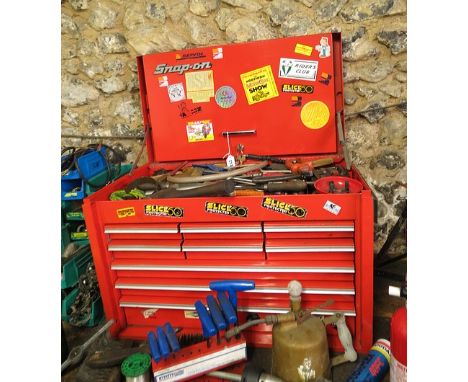 A snap on tool box and contents to include mixed tools, pressure gauges, torque wrenches, posse drives, ratchet spanners, fil