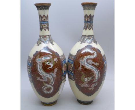 A pair of Chinese cloisonne enamel vases decorated with dragons, 15cm