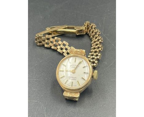 A Ladies 9ct gold Rotary watch and bracelet (Approximate Total Weight 15.7g)
