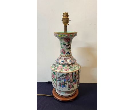 A Famillie Rose lamp 