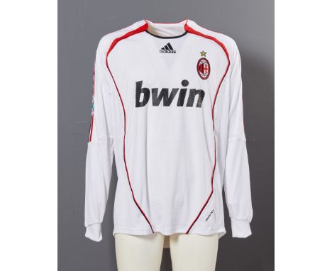 Kakà – A.C. Milan  - Stagione 2006-2007  Maglia gara away Adidas a maniche lunghe, taglia XL. Sul fronte: sponsor commerciale