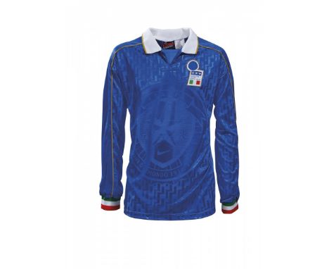 Pierluigi Casiraghi – Nazionale Italiana di Calcio –  Stagione 1995-1996  Maglia gara Nike, a maniche lunghe, taglia L. Sul f