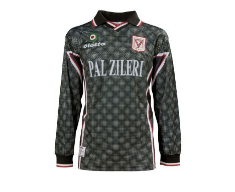 Roberto Baronio - Vicenza Calcio Roberto Baronio - Vicenza Calcio  - Stagione 1997-1998 Maglia gara away Lotto, a maniche lun