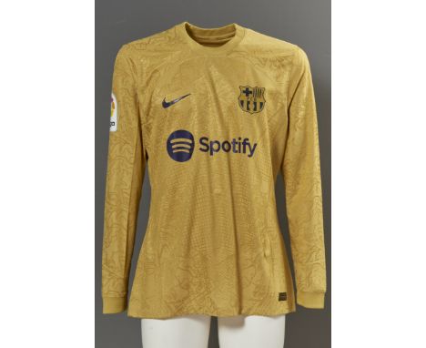 Robert Lewandowski -  F.C. Barcellona  - Stagione 2022-2023  Maglia gara away Nike, a maniche lunghe, taglia L. Sul fronte: s