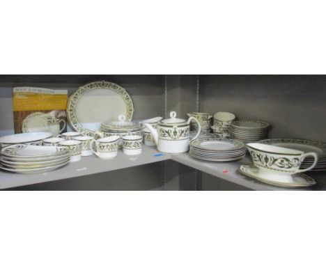 A Royal Worcester Windsor pattern tea/dinner service 