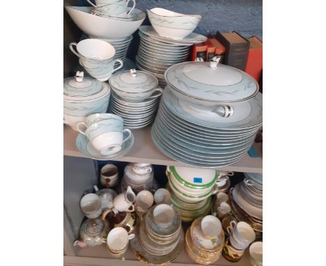 Noritake Esmeralda part dinner service, mixed tea ware, vintage china and Winston Churchill related booksLocation: 6:3/4 